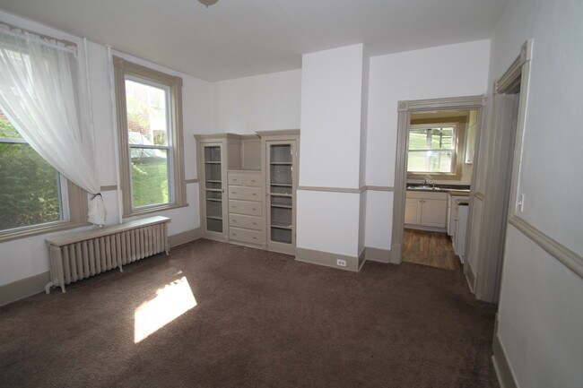 Building Photo - 318 Walnut Ave