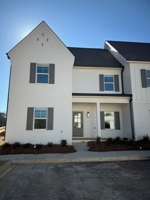 Primary Photo - 346 Windsor Dr N