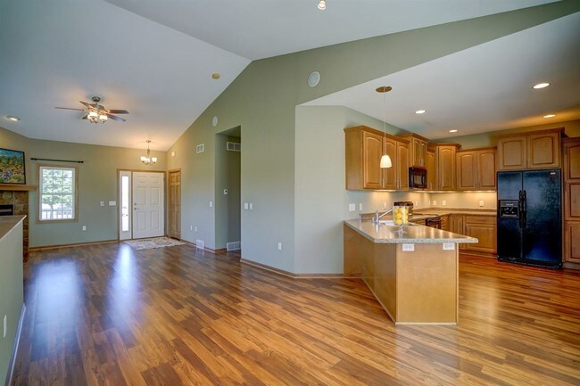 Building Photo - 845 Kimball Ln