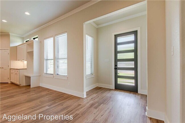 Foto del edificio - 5 br, 5 bath House - 1104 Arizona St