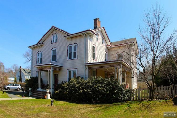 Primary Photo - 207 Broad St