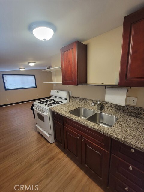 Foto del edificio - 1611 W Spring St