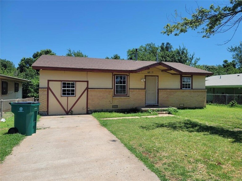 Primary Photo - 4812 S Shallow Brook Dr