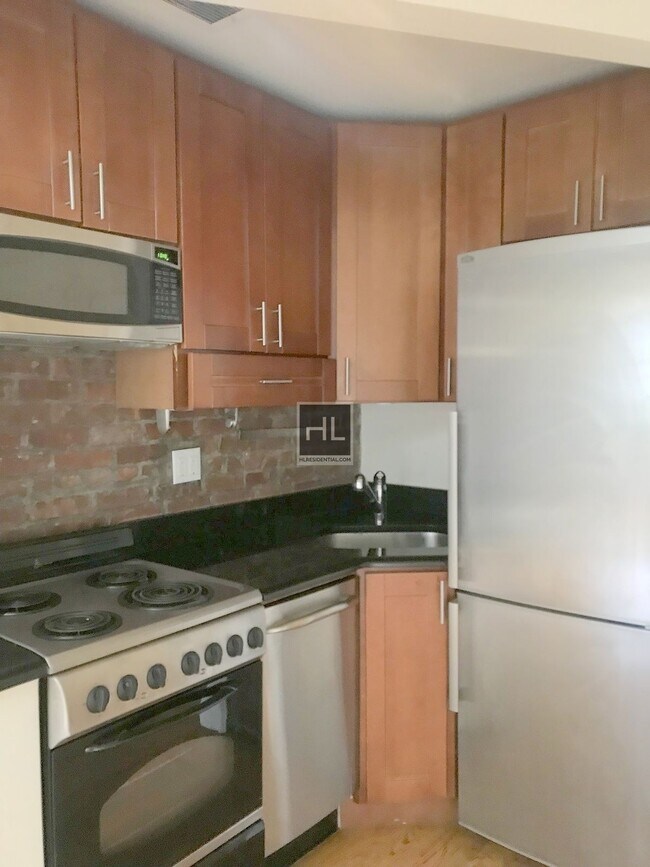 Foto del edificio - W 14TH ST.