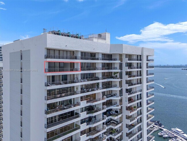 Foto del edificio - 555 NE 15th St
