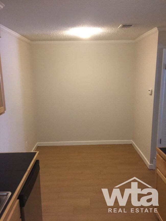 Building Photo - 2 bedroom in AUSTIN TX 78704