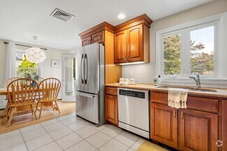 Building Photo - 41 Rublee St