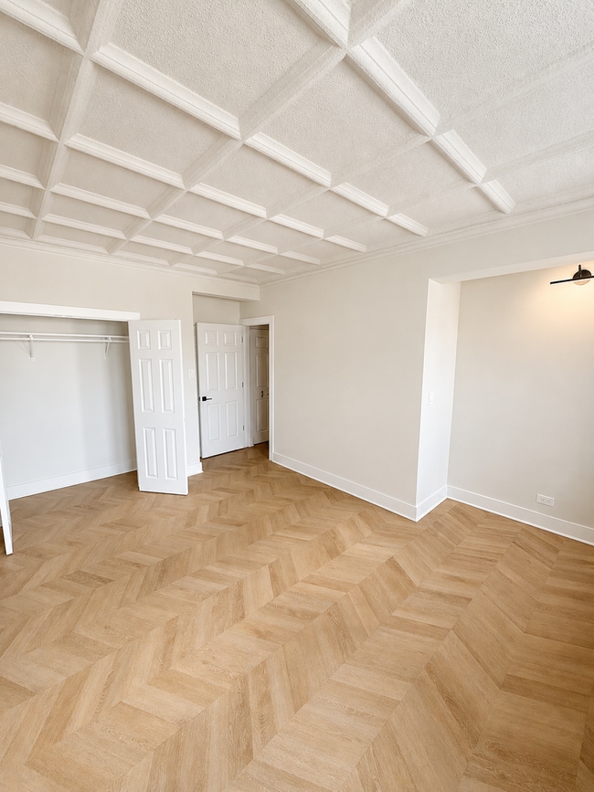 Interior Photo - The Archer