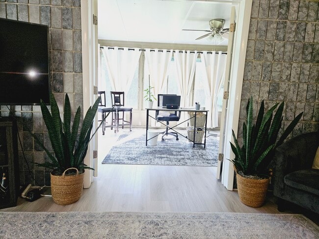 Bonus room/office/french doors - 18715 Hamilton St