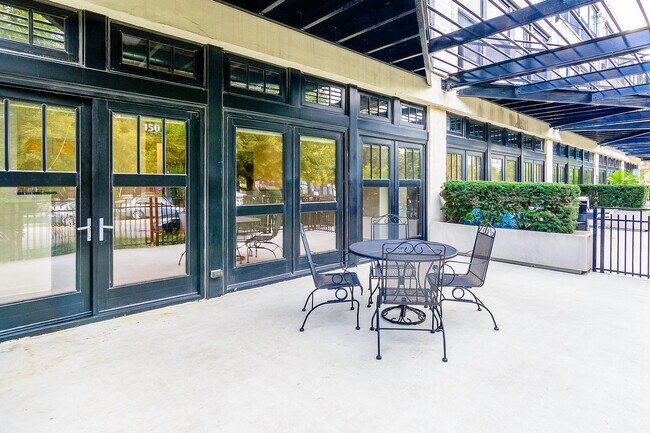 Foto del edificio - 1071 W 15th St