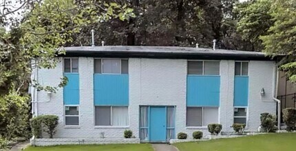 Building Photo - 2673 Elsinore