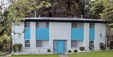 Building Photo - 2673 Elsinore
