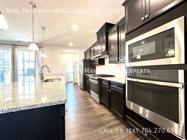 Foto del edificio - 1212 Mack Wy NW