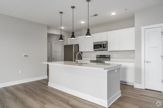 Interior Photo - Tiffany Flats