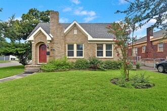 Building Photo - 4701 Avenue N 1/2 Rear
