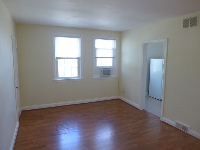 Foto del edificio - 1129 Gleneagle Rd