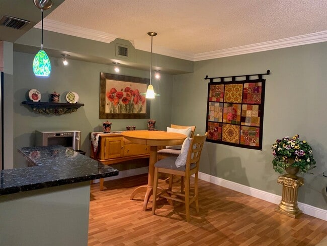 Building Photo - 6800 Cypress Rd