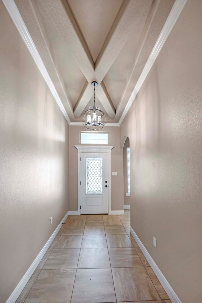 Building Photo - 8608 Luz Dr