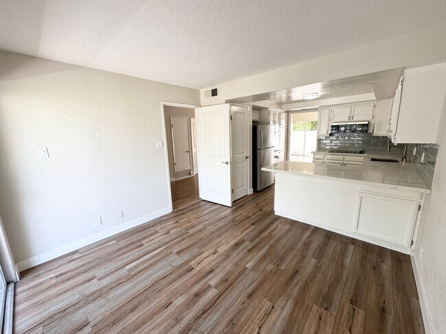 Building Photo - Nice Upgraded Condo in Danville with over ...