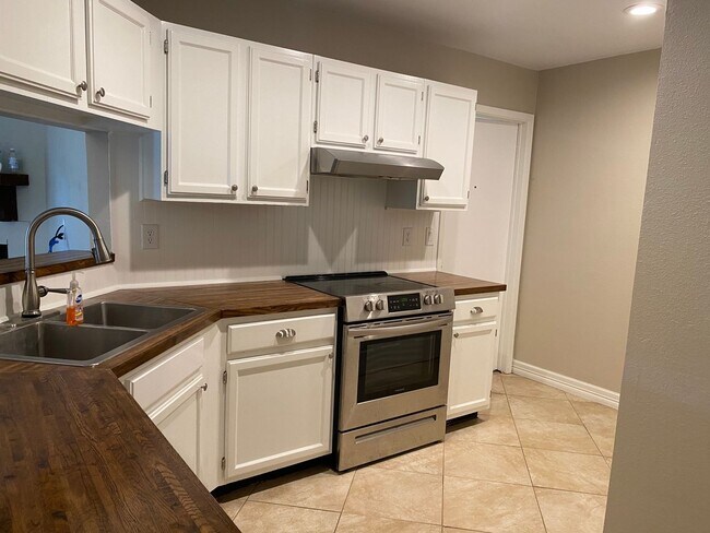 Foto del edificio - 3/2 Home Available for Lease!