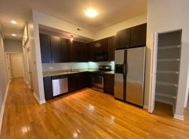 Foto del edificio - 44 N Paulina St