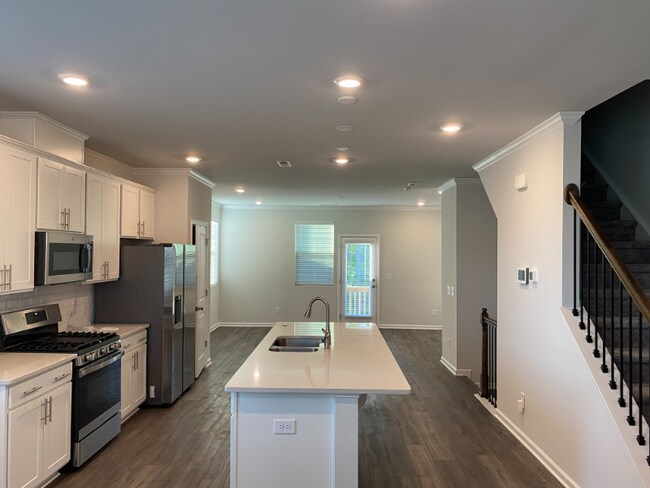Building Photo - 4916 Southern Magnolia Dr
