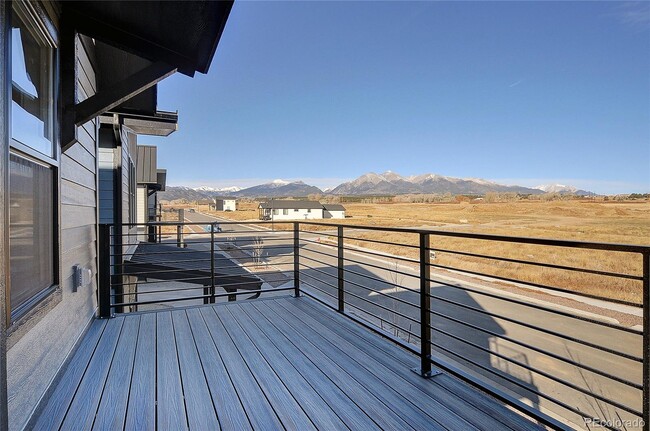 Building Photo - 10515 Engelmann Ave