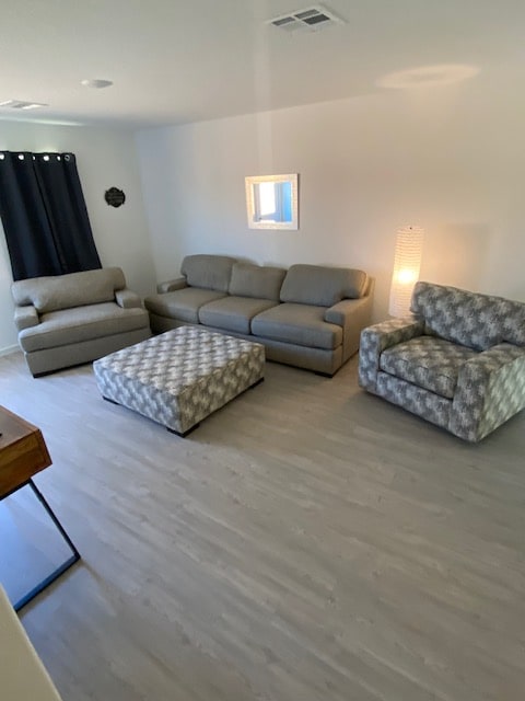 Building Photo - Room in House on Rawhide Rdg