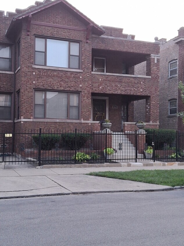 Primary Photo - 7312 S Emerald Ave