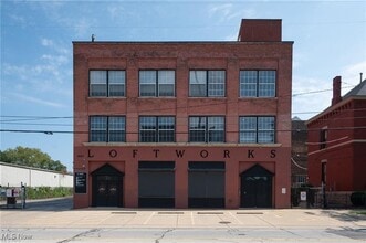 Building Photo - 1667 E 40th St