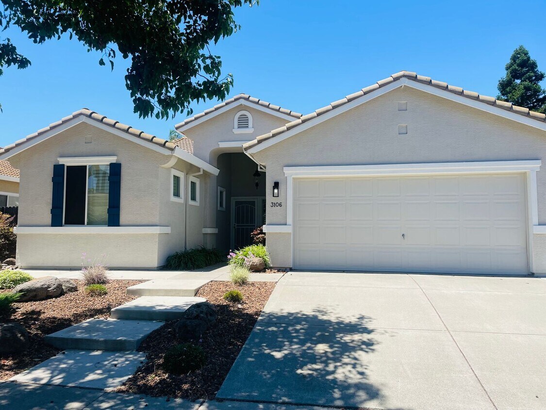 Foto principal - Gorgeous Single Story 3bed/2 bath in West Sac