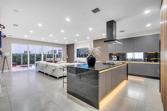 Foto del edificio - 7534 NW 98th Ave