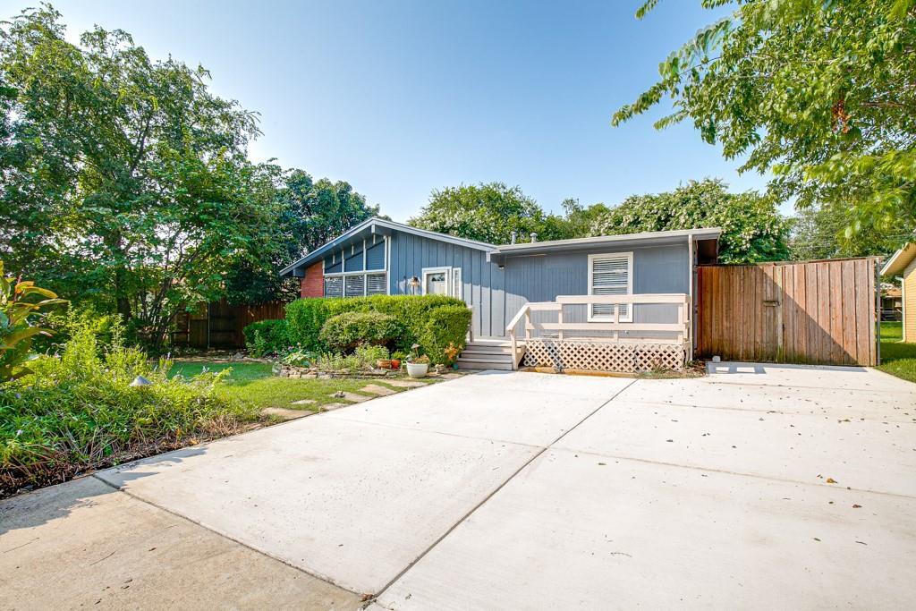 Primary Photo - 410 Allenwood Dr