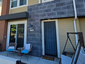 Building Photo - 27589 Sanctuary Ct