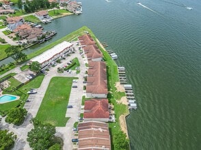 Building Photo - 16 Regency Pt