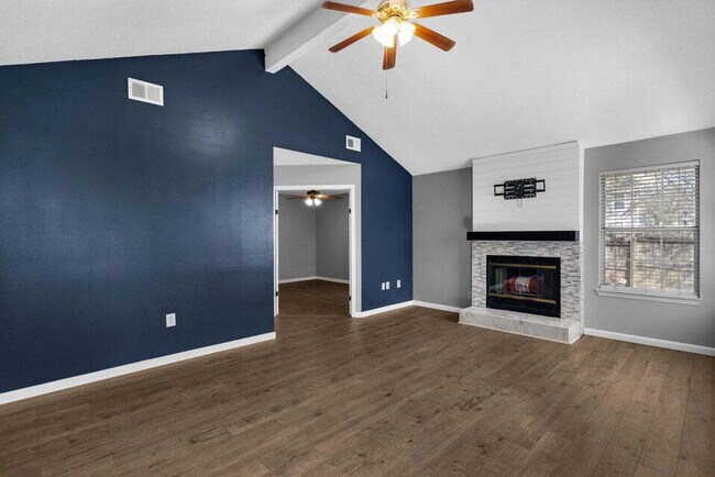 Building Photo - "Charming 3-Bed Home in Fort Walton Beach – Pet Friendly!"