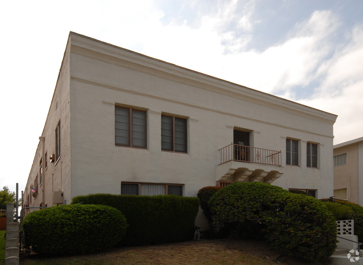 Primary Photo - 824 S Orange Grove Ave