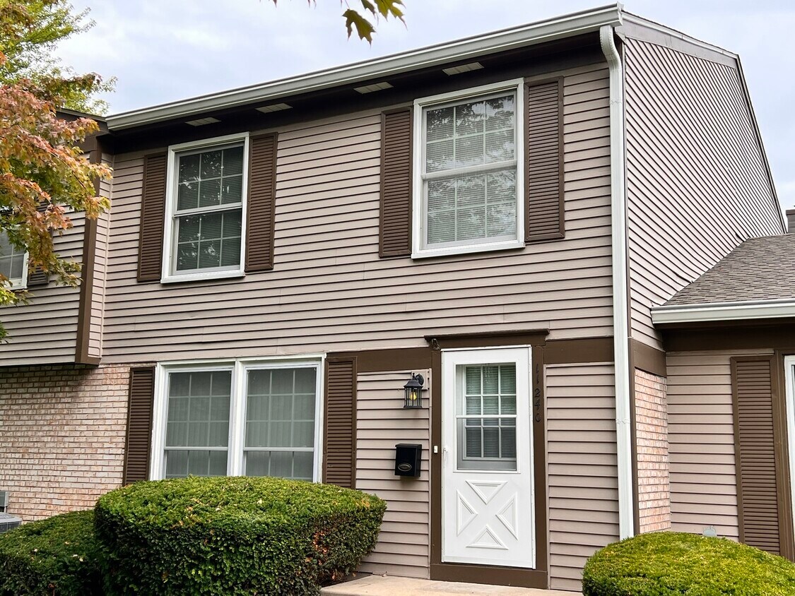 1124 Bunker Hill Ct Unit C, Wheaton, IL 60189 Condo for Rent in Wheaton, IL