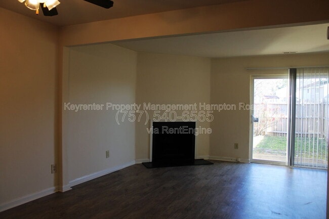 Building Photo - 1 Peachtree Ct