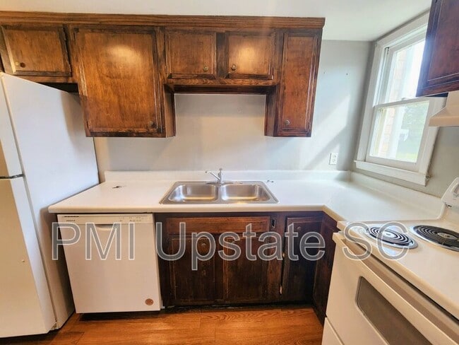 Foto del edificio - 3706 E North St