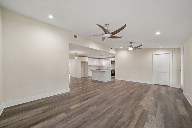 Foto del edificio - 1034 W 43rd St