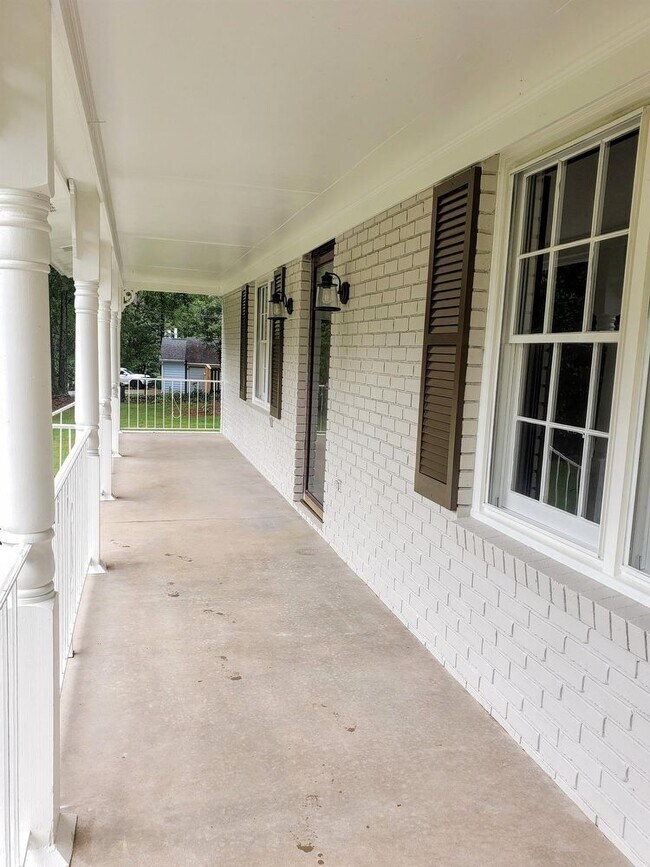 Building Photo - 295 Dobbs Road
