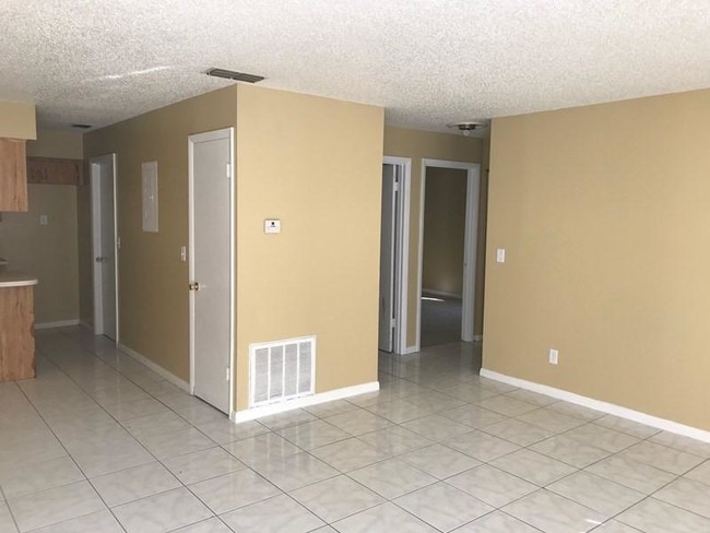 Building Photo - 1836 SW 109th Place