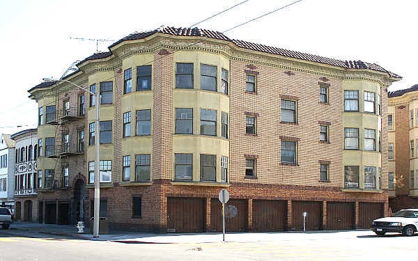 Building Photo - 1895 Chestnut St