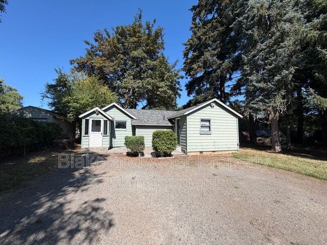 Building Photo - 10926 SE Linwood Ave