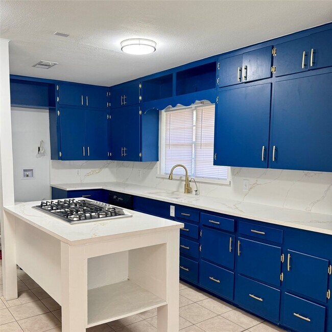 Foto del edificio - 1701 Gillette St