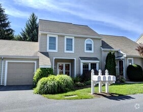 Building Photo - 284 Crescent Dr