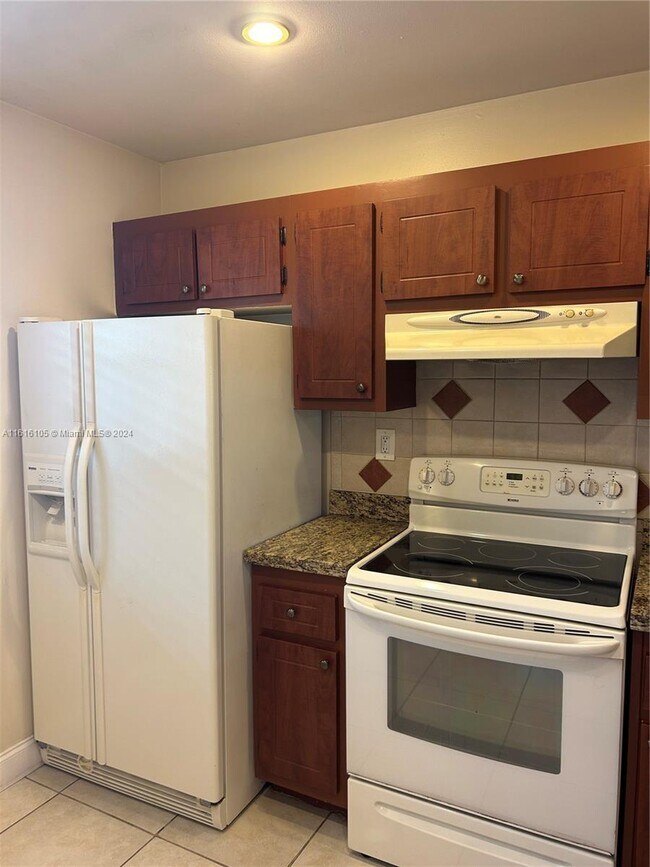 Foto del edificio - 10621 NW 11th St