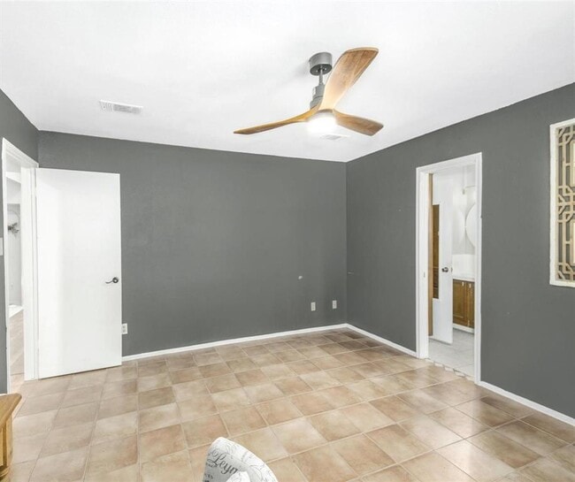Building Photo - 2034 Cherry Laurel