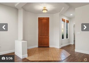 Building Photo - 208 Gamay Pl
